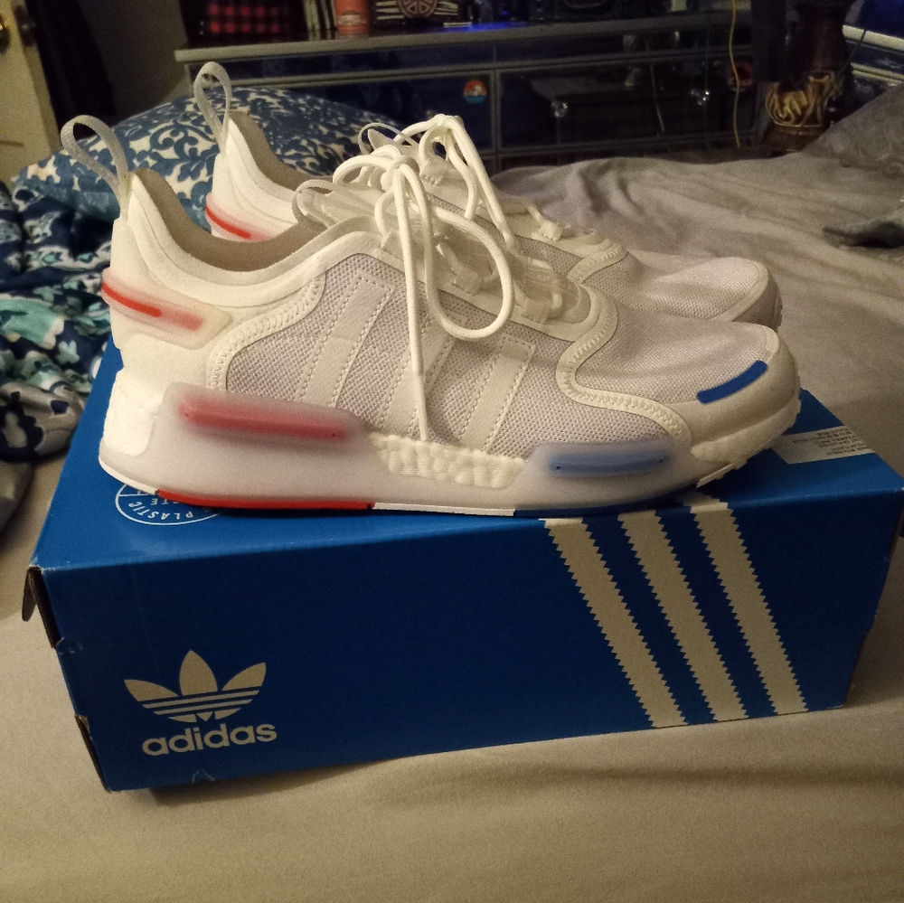 Adidas nmd r1 v3 size 10.5 like new
